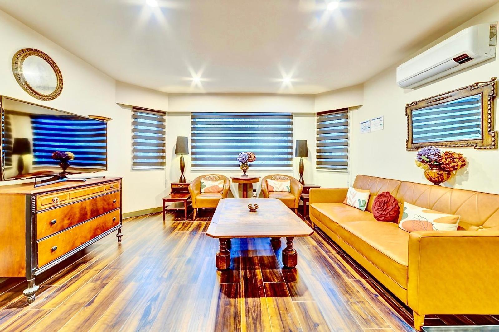 Neocolonial Nouveau Kensington Vacation Home Vancouver Bagian luar foto