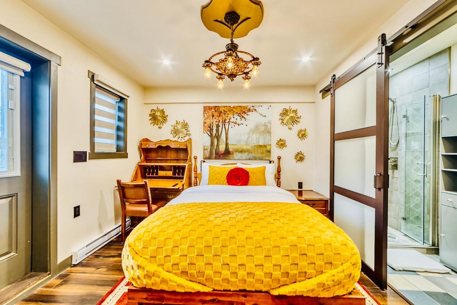 Neocolonial Nouveau Kensington Vacation Home Vancouver Bagian luar foto